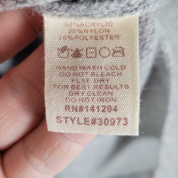 HEM & THREAD | v-neck long sleeve eyelash knit detail pullover sweater - Picture 7 of 8